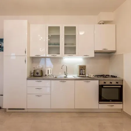 Apartman Belo Horizonte, With Pool & Sea View Split