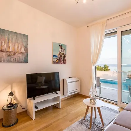 Apartman Belo Horizonte, With Pool & Sea View