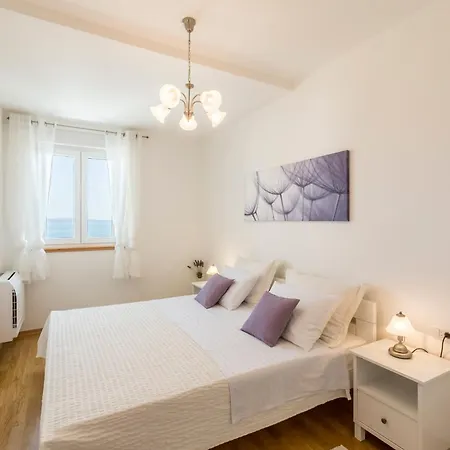 Apartman Belo Horizonte, With Pool & Sea View