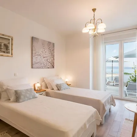 Apartman Belo Horizonte, With Pool & Sea View Split