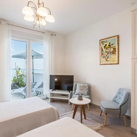 Apartman Belo Horizonte, With Pool & Sea View