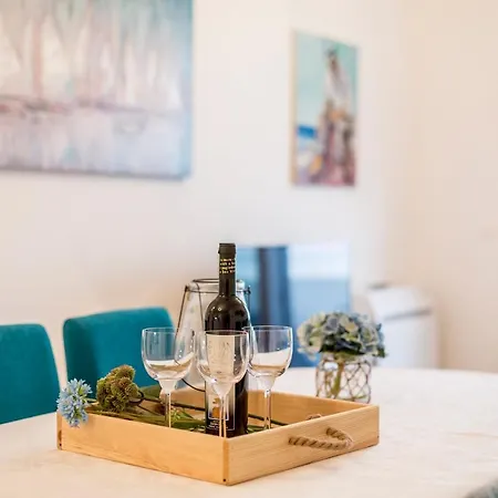 Luxury Horizonte With Swimming Pool Апартаменты *