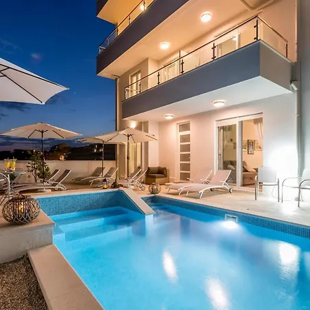 Luxury Horizonte With Swimming Pool Apartment