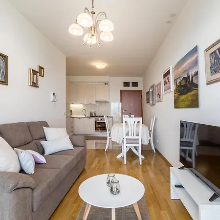 Luxury Horizonte With Swimming Pool Apartment