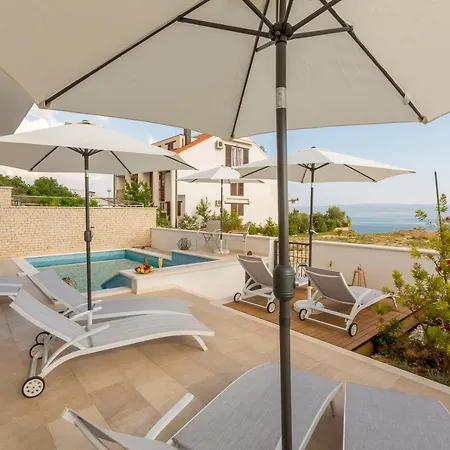 Luxury Horizonte With Swimming Pool Апартаменты