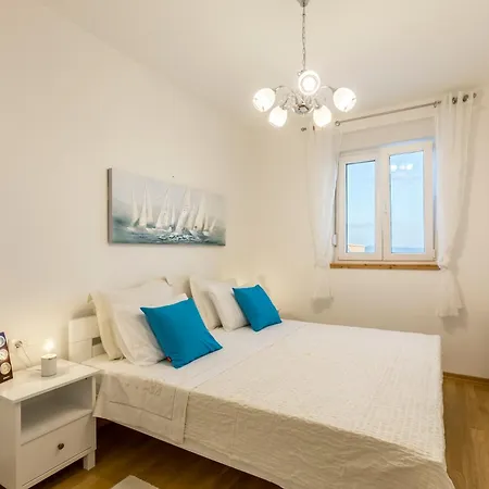 Luxury Horizonte With Swimming Pool Сплит